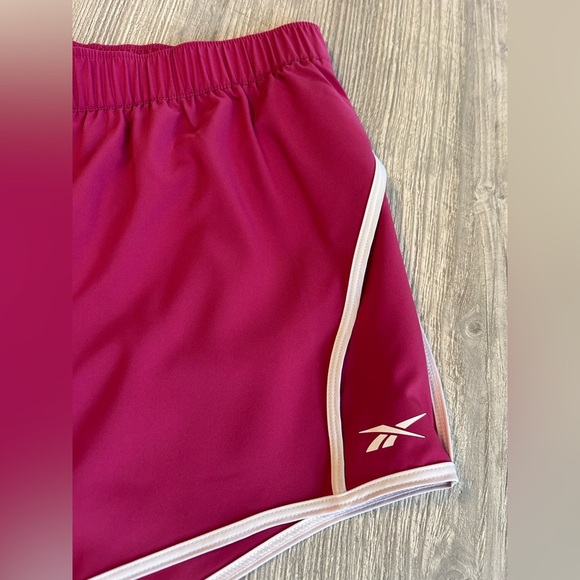 NWT Reebok Women’s ID Train Woven Shorts Dark Pink White Stripes Size Large New. - Picture 5 of 12